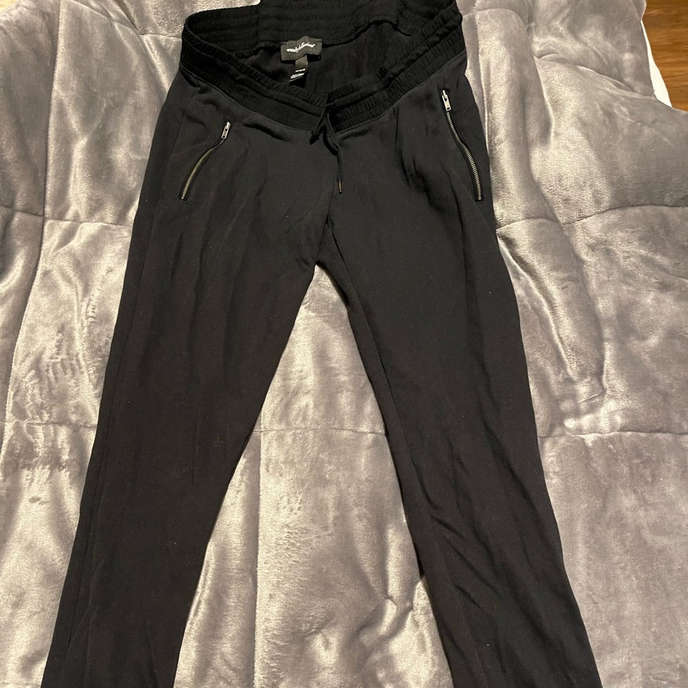 Maternity black comfortable jogger pants size medium by Wendy Bellisimo